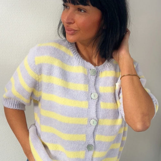 Gestreifte Strickjacke / Cardigan – Smiley