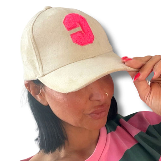 Cap Wildleder-Optik – edle Kappe im Veloursleder-Look Schenkt ein Herz