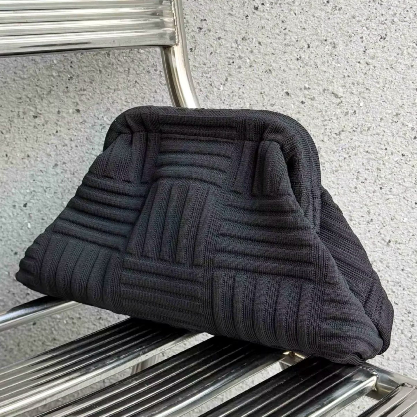 Strick-Clutch „Milano“ – Trendtasche in leuchtenden Farben