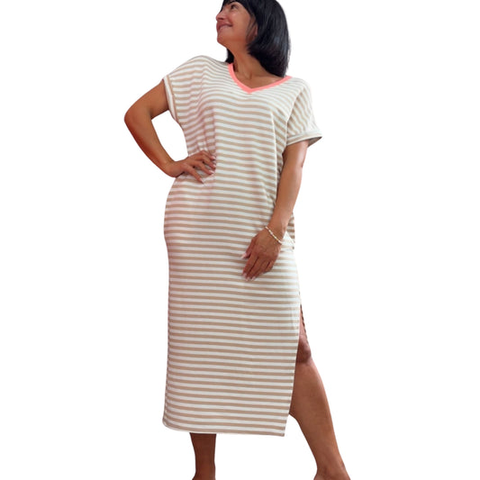 Gestreiftes Maxikleid mit V-Ausschnitt – Sommerfeeling pur ☀️