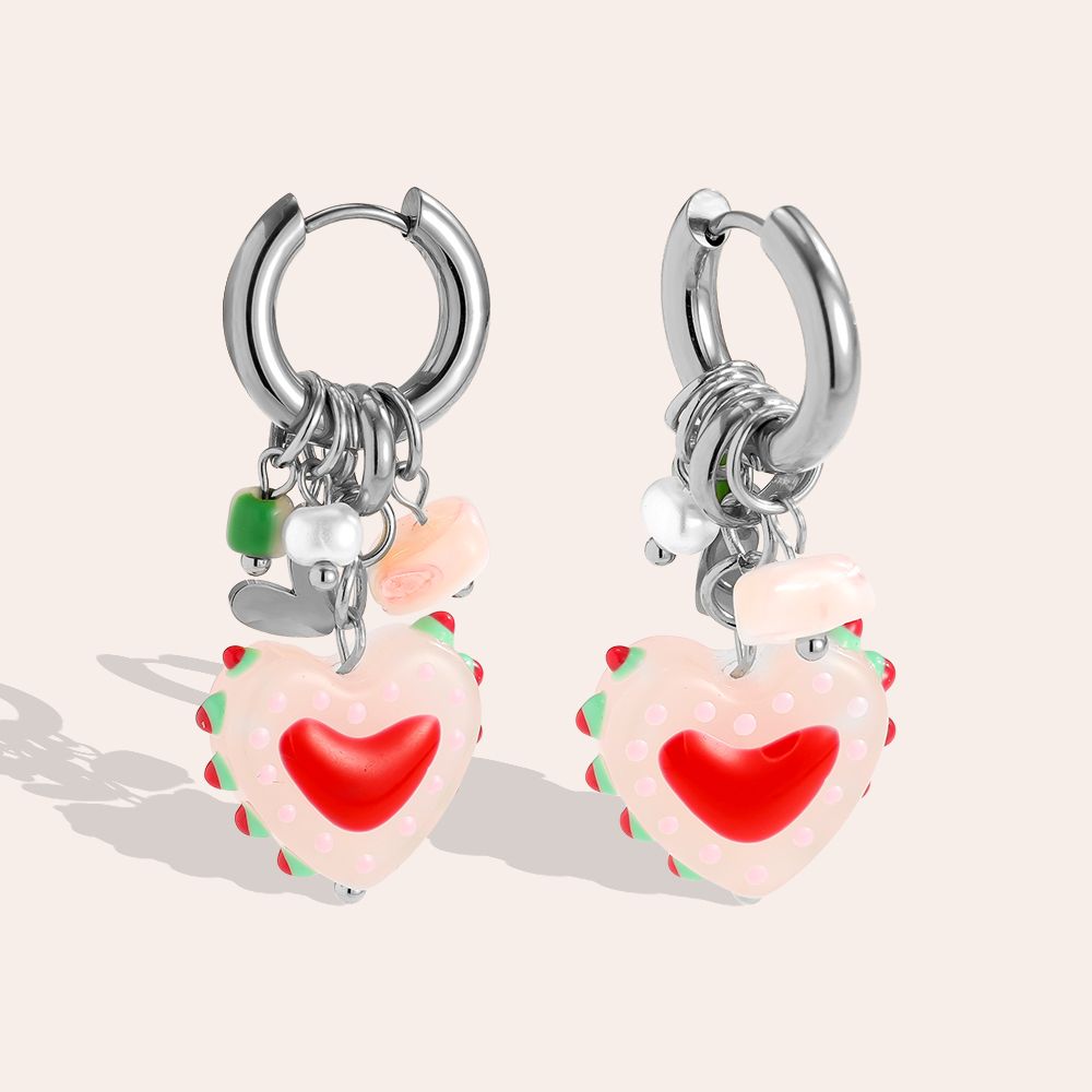 Sweet Love Ohrringe Silber – verspielter Herzanhänger, Sommer-Statement-Schmuck