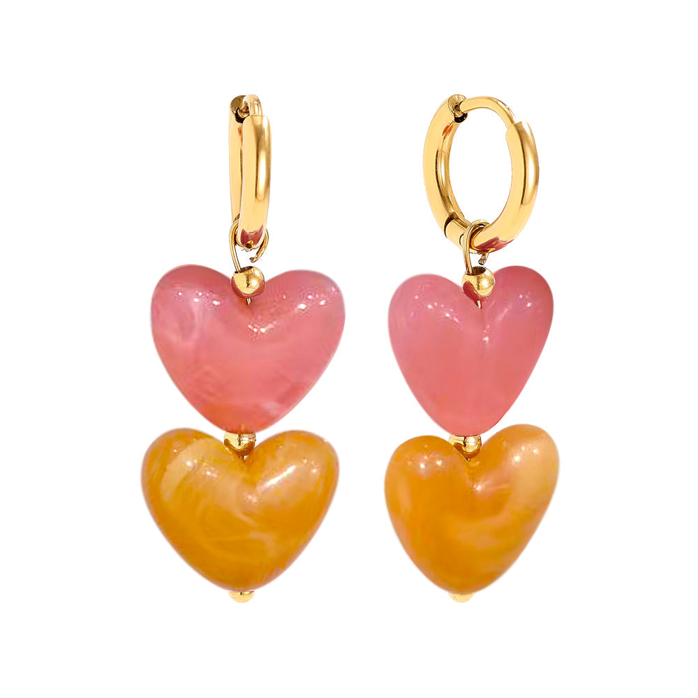 Double Love Ohrringe mit doppeltem Herzanhaenger in Rosa-Orange und Rot vergoldet – ausdrucksstarke Statement-Ohrringe von Schenkt ein Herz