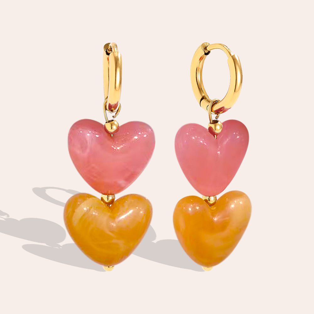 Herz-Ohrringe Double Love Detailansicht – Edelstahl vergoldet, Geschenk für Frauen