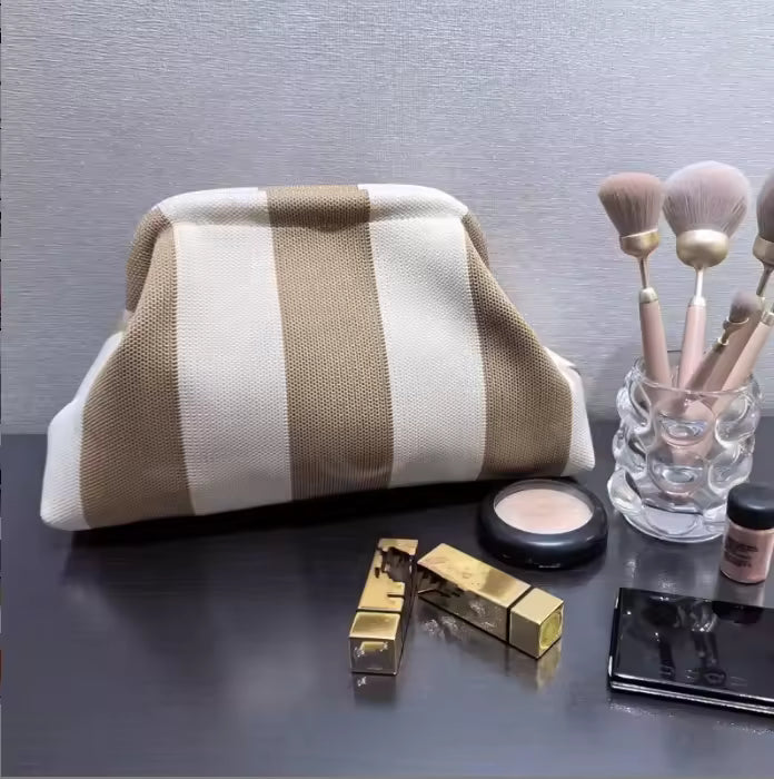 Kosmetiktasche „Stripe“ – stylisch & praktisch für unterwegs