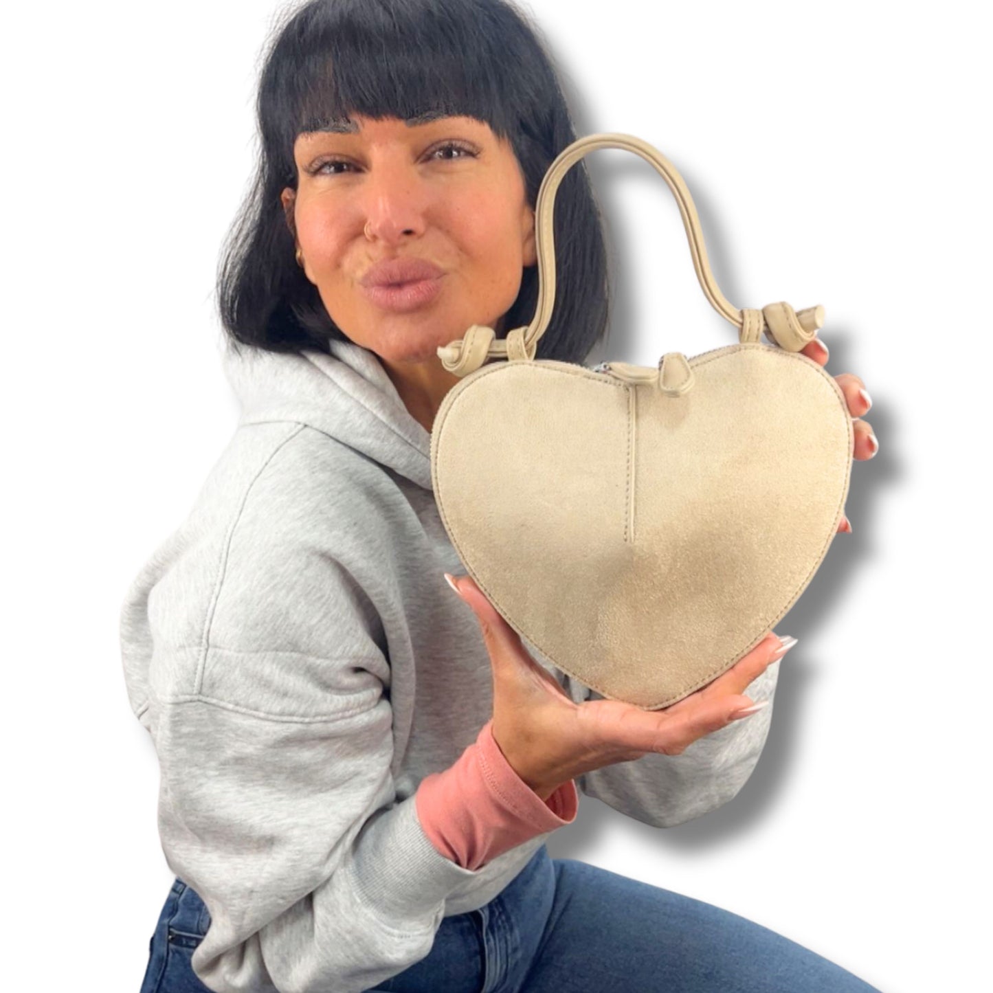 Herztasche in Wildlederoptik – ein Stück zum Verlieben