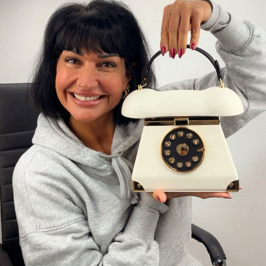 Besondere Tasche im Telefon-Design – Stil trifft Nostalgie