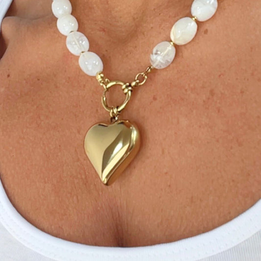 Edle Perlenkette mit Herzanhänger