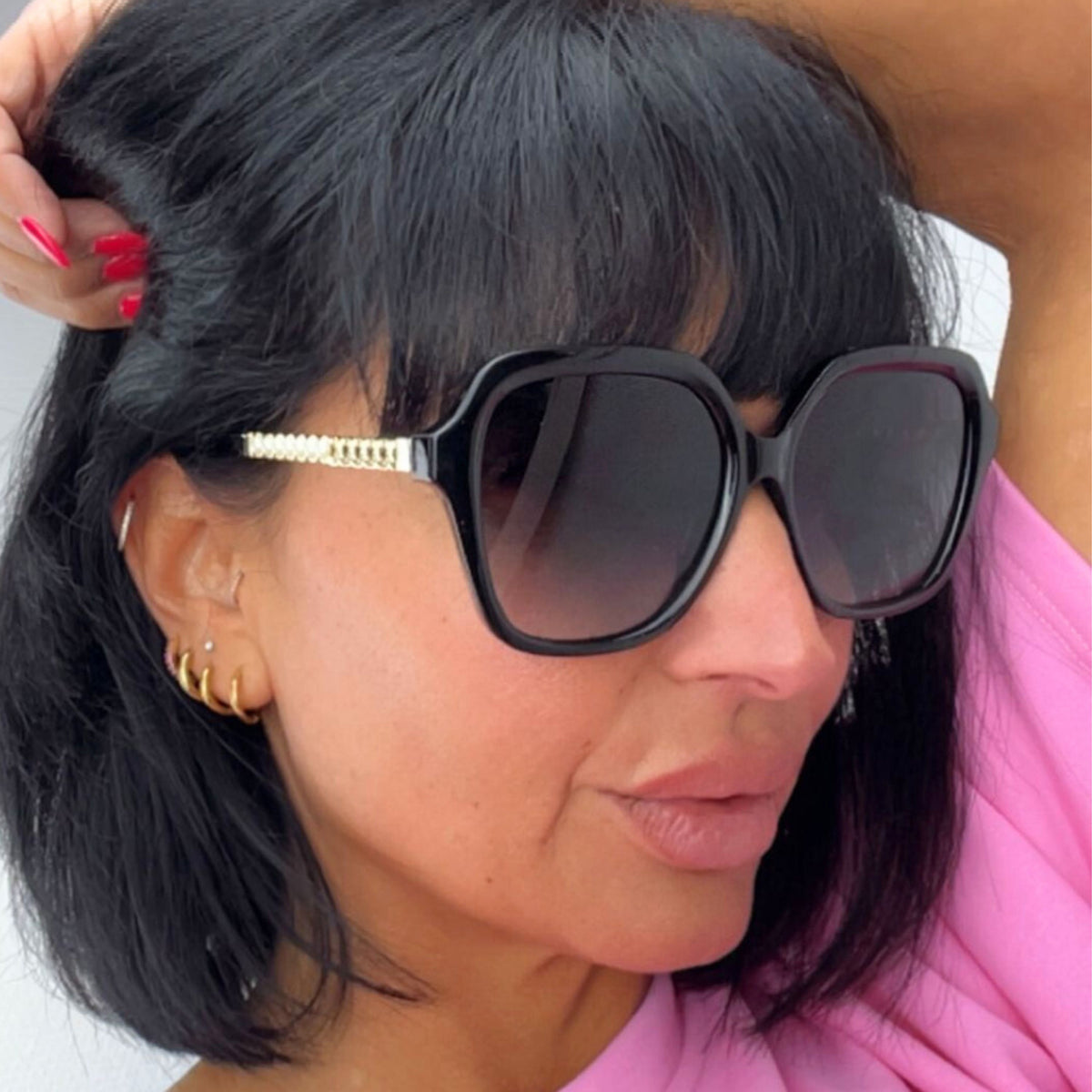 Stylische Sonnenbrille mit Perlendetails 🖤