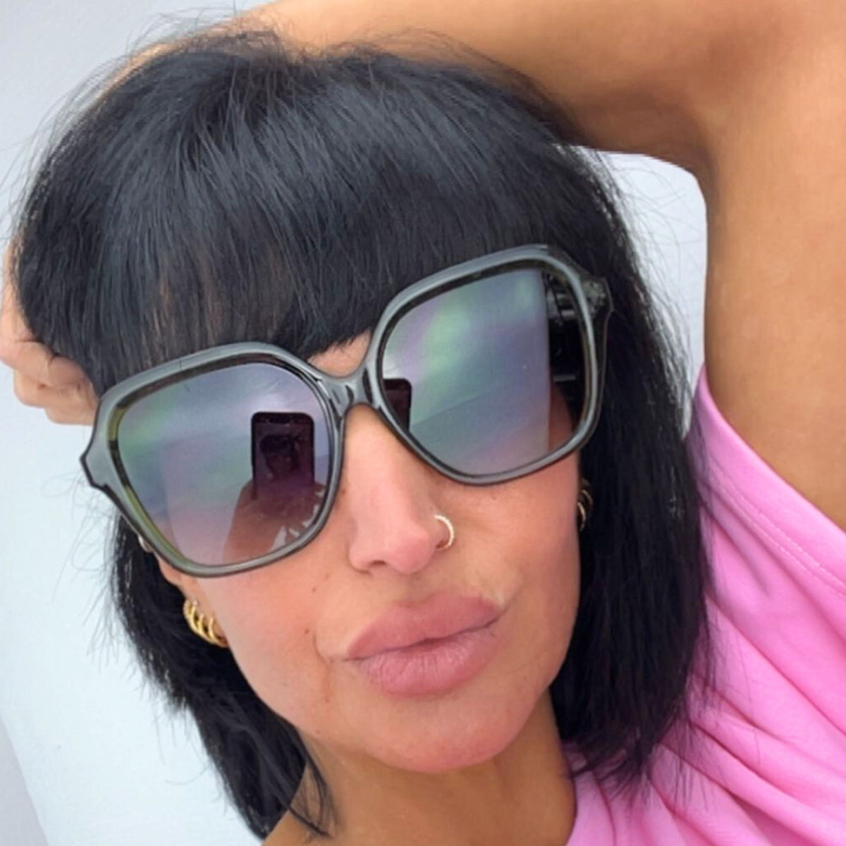 Stylische Sonnenbrille mit Perlendetails 🖤