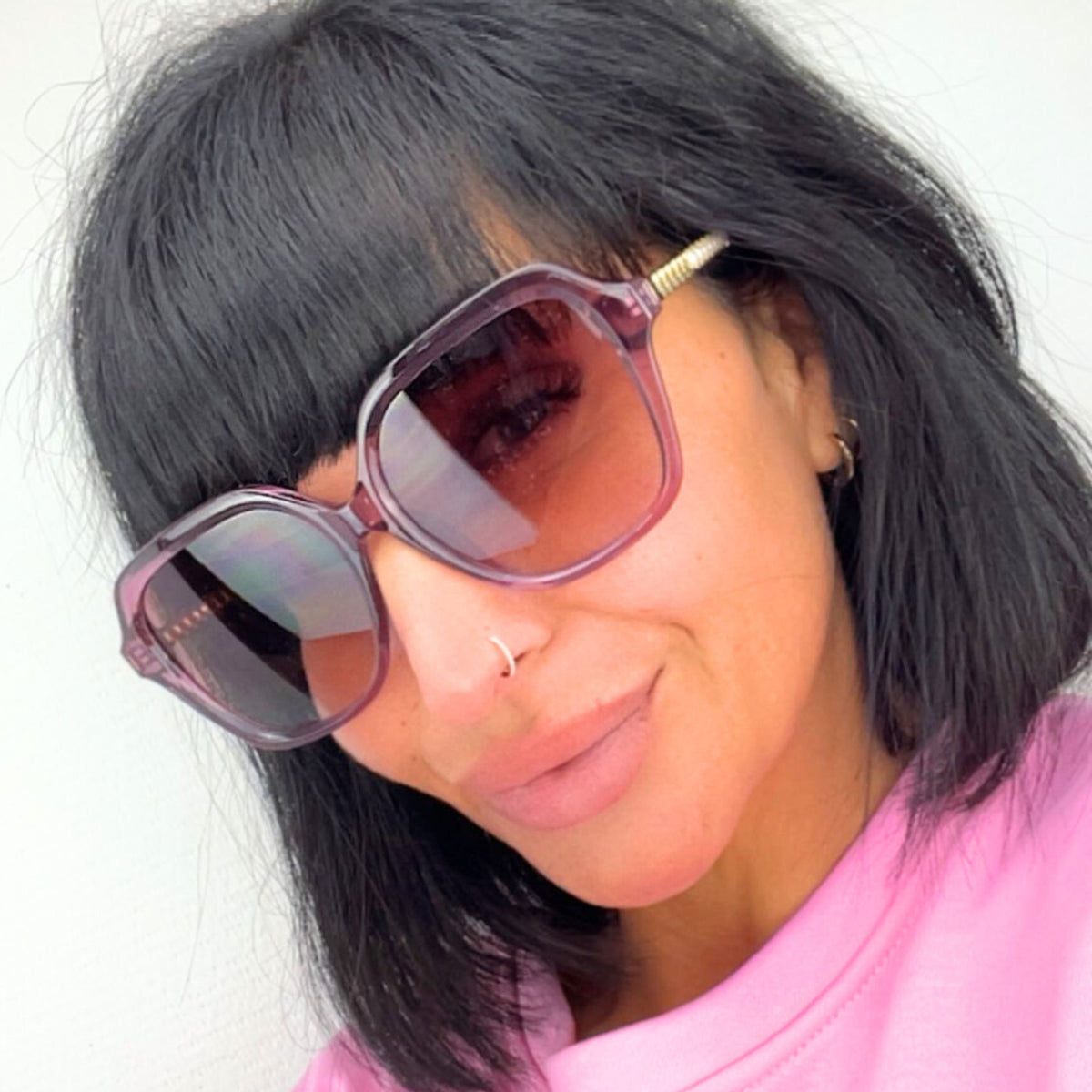 Stylische Sonnenbrille mit Perlendetails 🖤