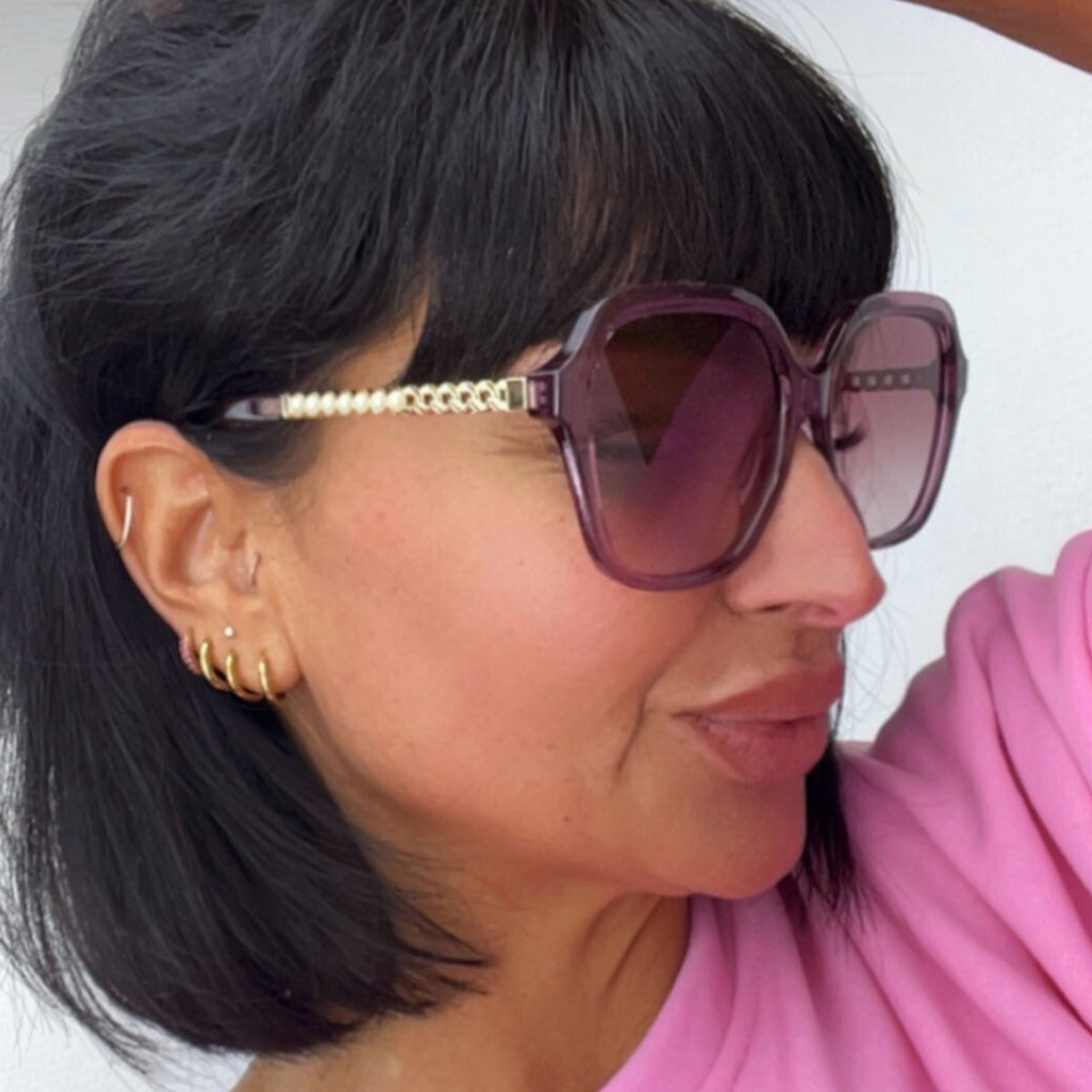 Stylische Sonnenbrille mit Perlendetails 🖤