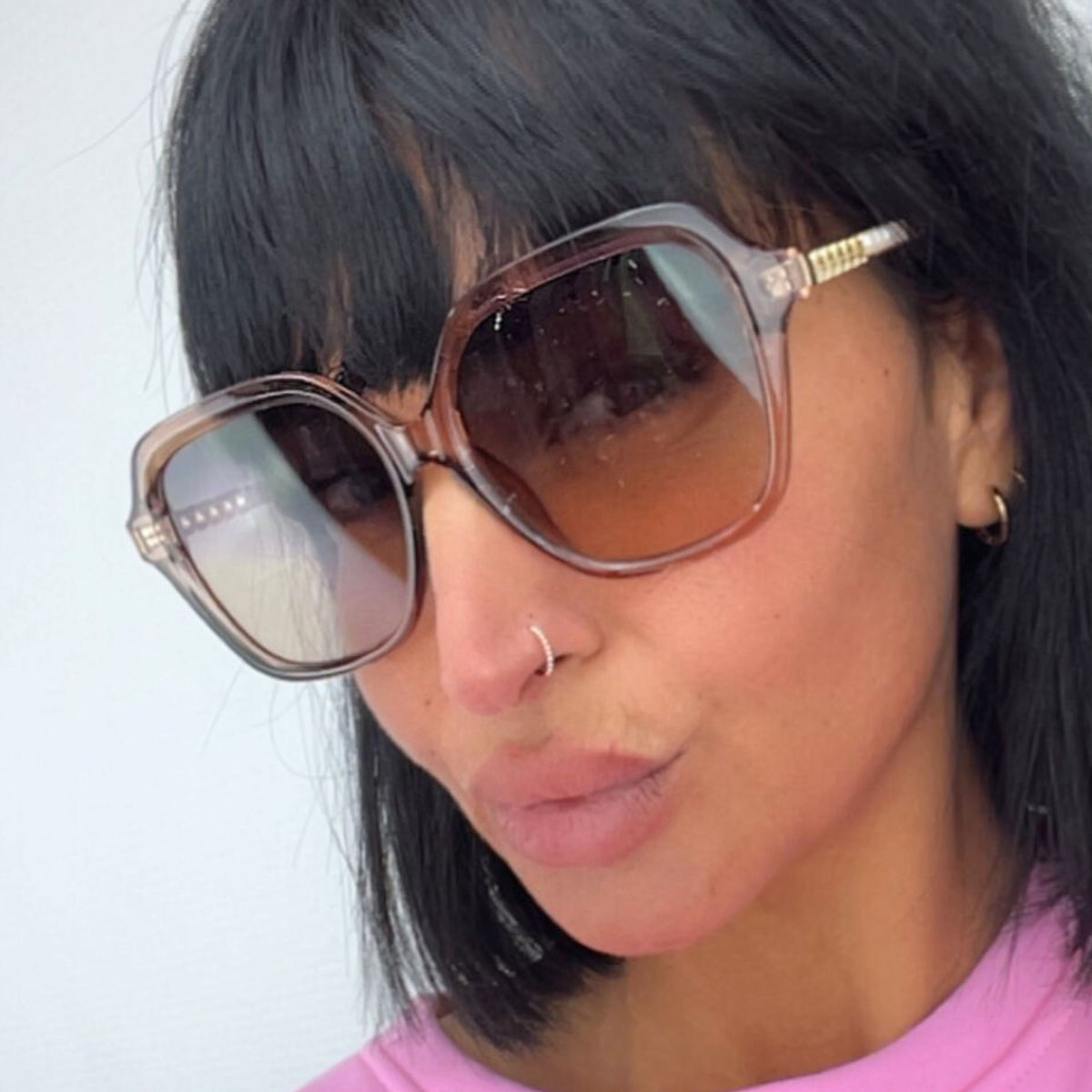 Sonnenbrille mit Perlendetails Schwarz – verspieltes Sommer-Accessoire für Frauen