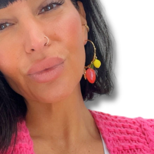 Statement Creolen – Erdbeer Anhänger