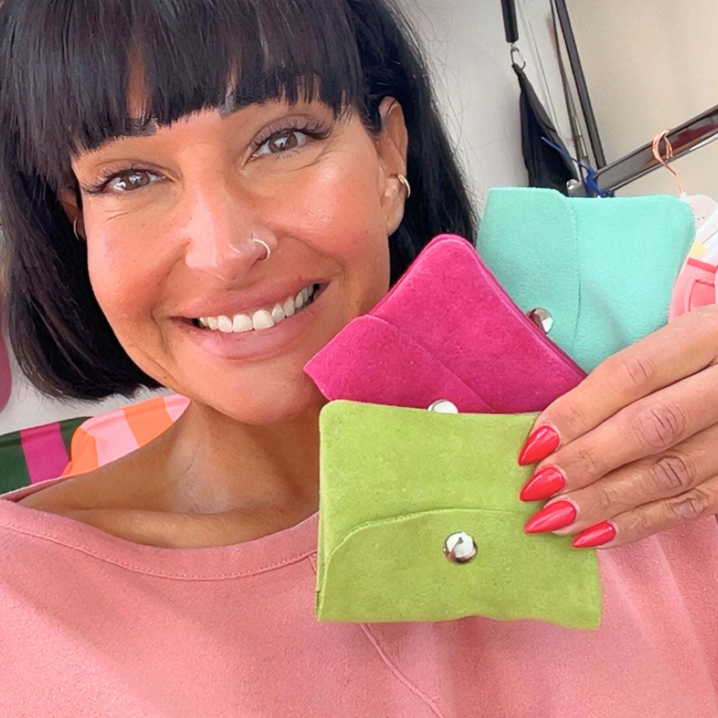 Mini Portemonnaie aus Echtleder in 18 Farben darunter Pink Neon, Lila, Rosa, Hellgelb und Creme – kompakte Geldbörse fuer unterwegs von Schenkt ein Herz