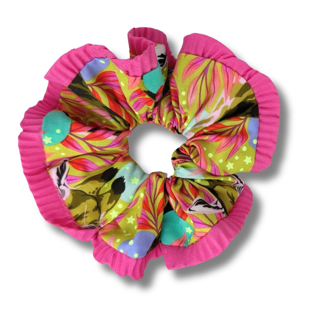 Handmade Scrunchie – Neon Leo mit Mesh-Rand