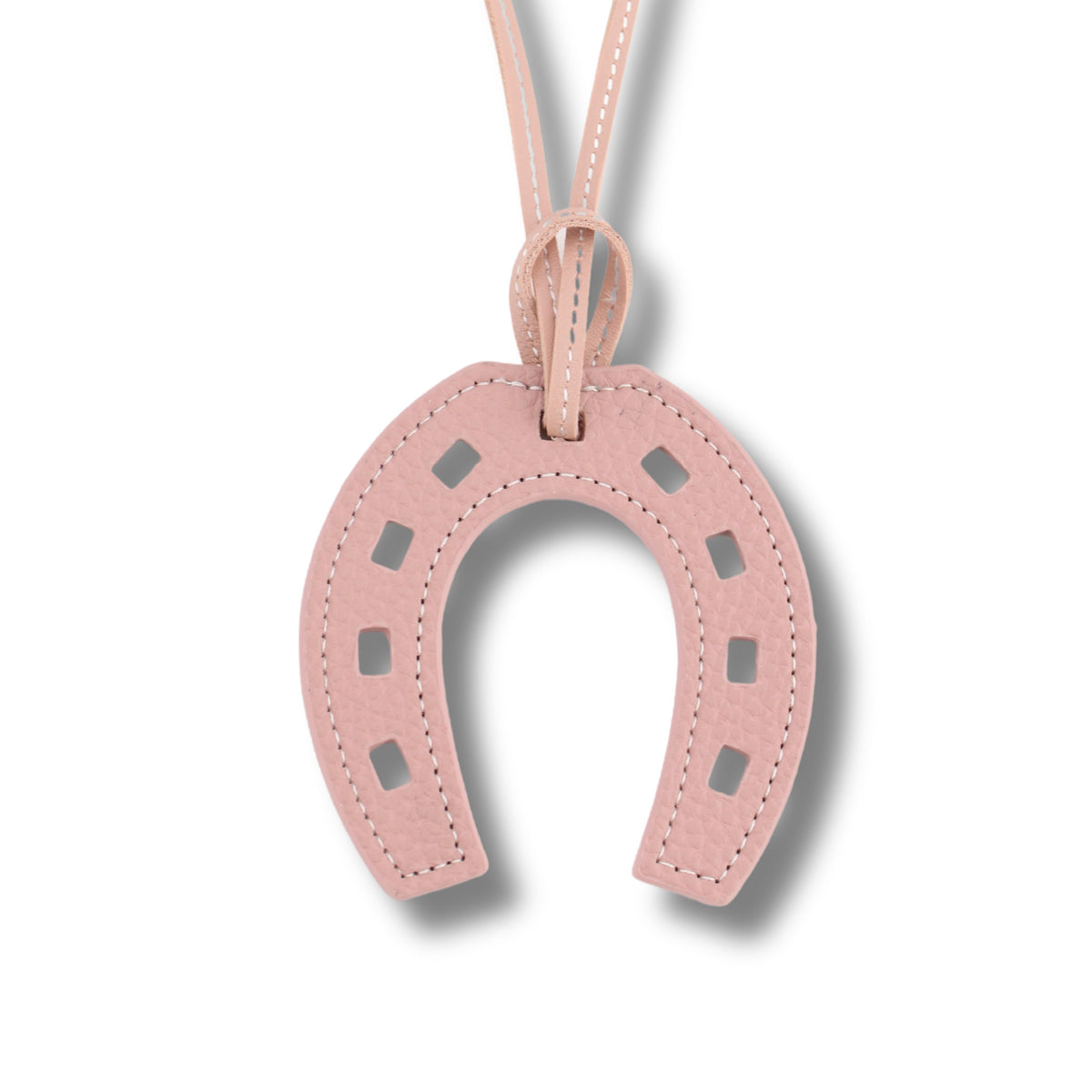 Hufeisen Bag Charm als stylischer Glücksbringer in Rosa, Pink, Rot, Orange und Braun – Taschenanhaenger für Shopper und Rucksäcke von Schenkt ein Herz
