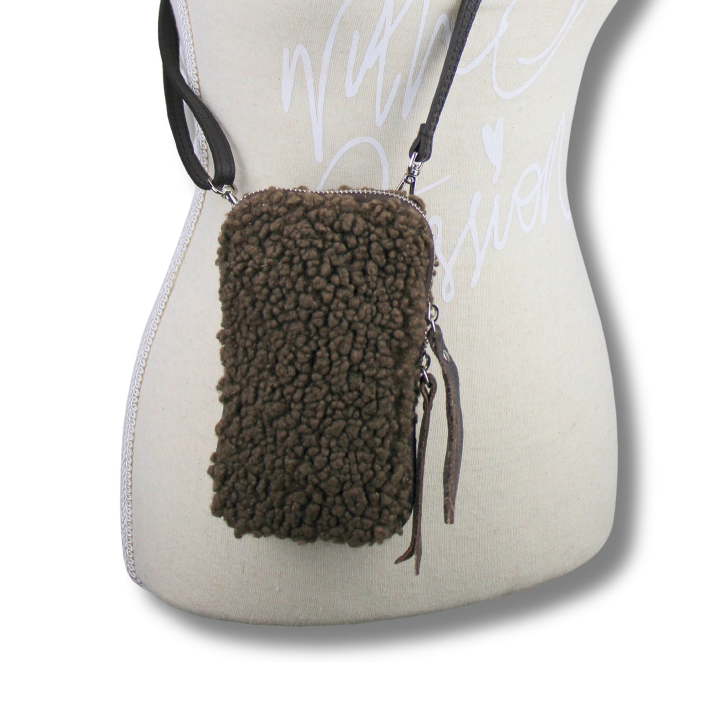 Handytasche mit Teddy-Optik & Echtleder