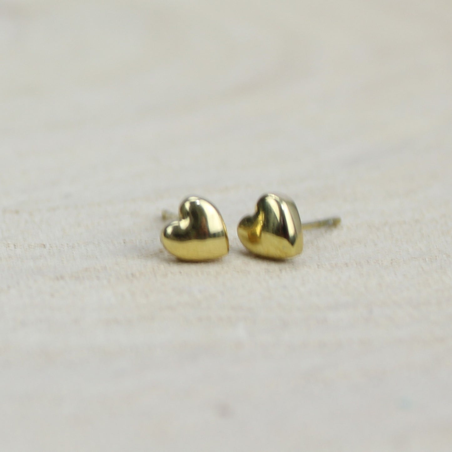 Mini-Herz-Ohrstecker aus Edelstahl