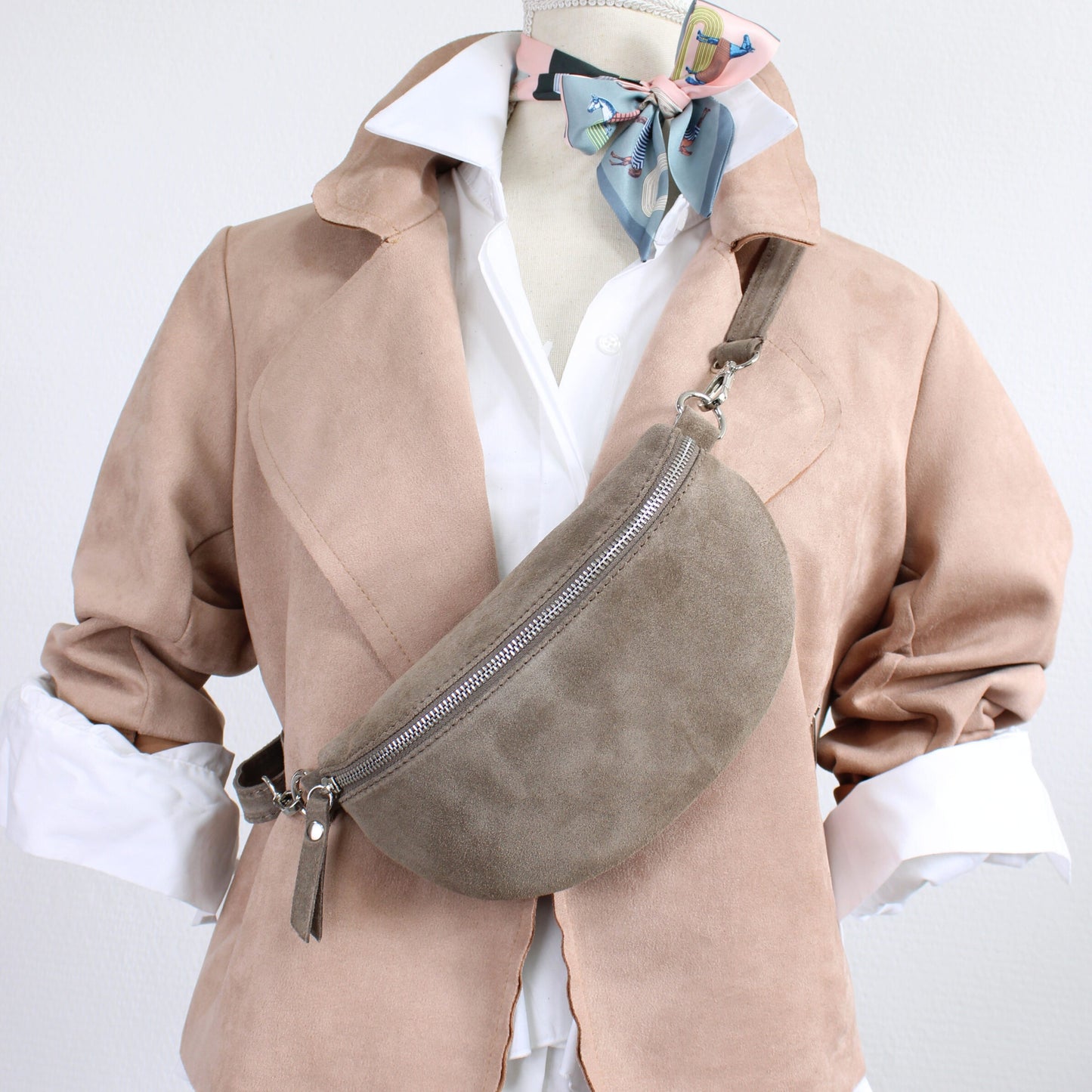 Wildleder Bauchtasche – Stylisch, weich & hochwertig