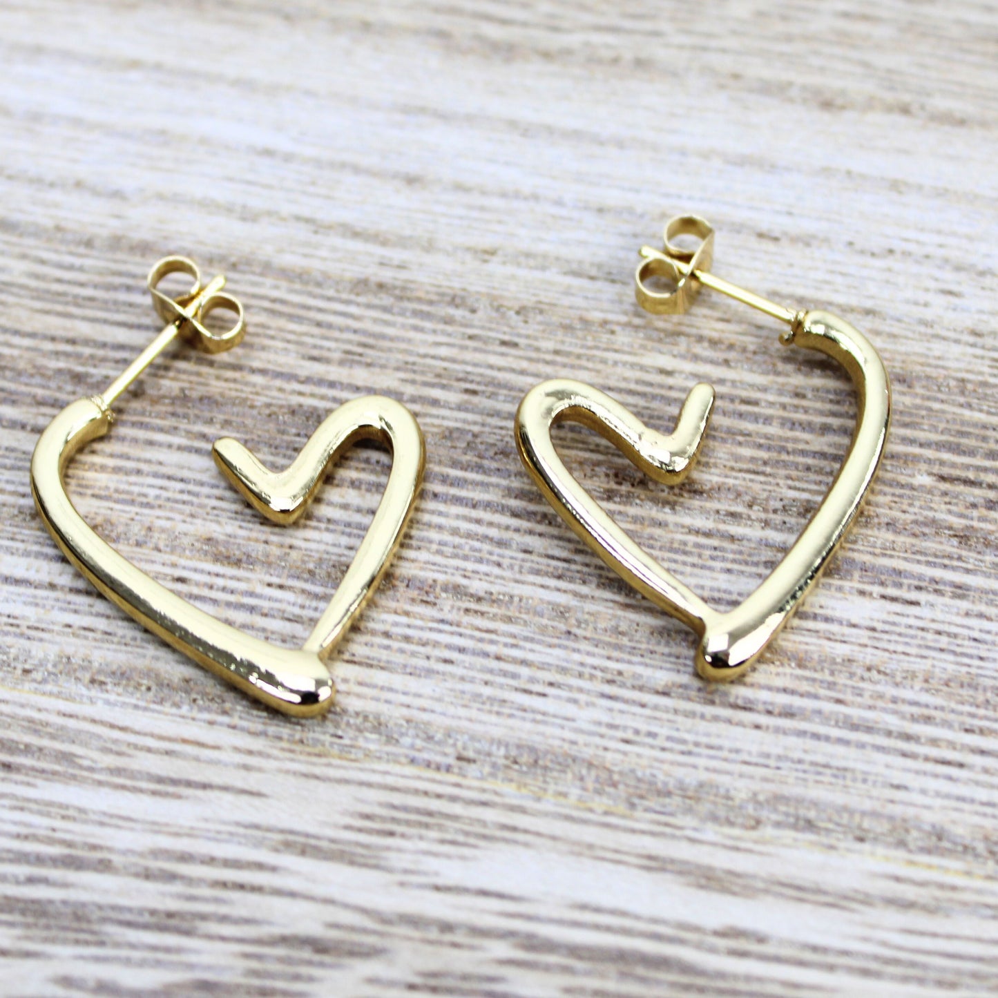 Edelstahl Herz-Ohrringe – elegant, modern & voller Liebe