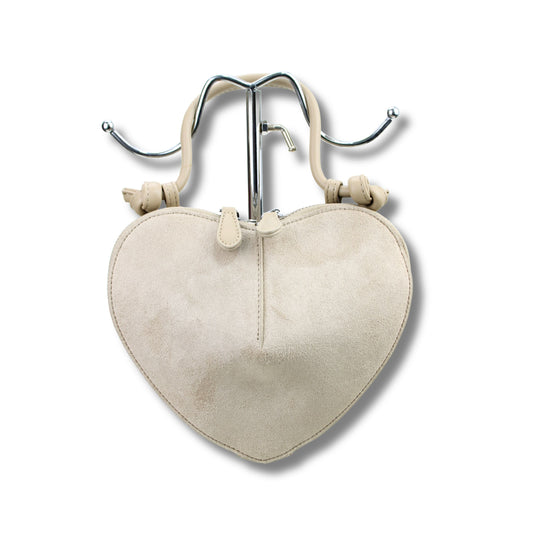 Herztasche in Wildlederoptik – ein Stück zum Verlieben