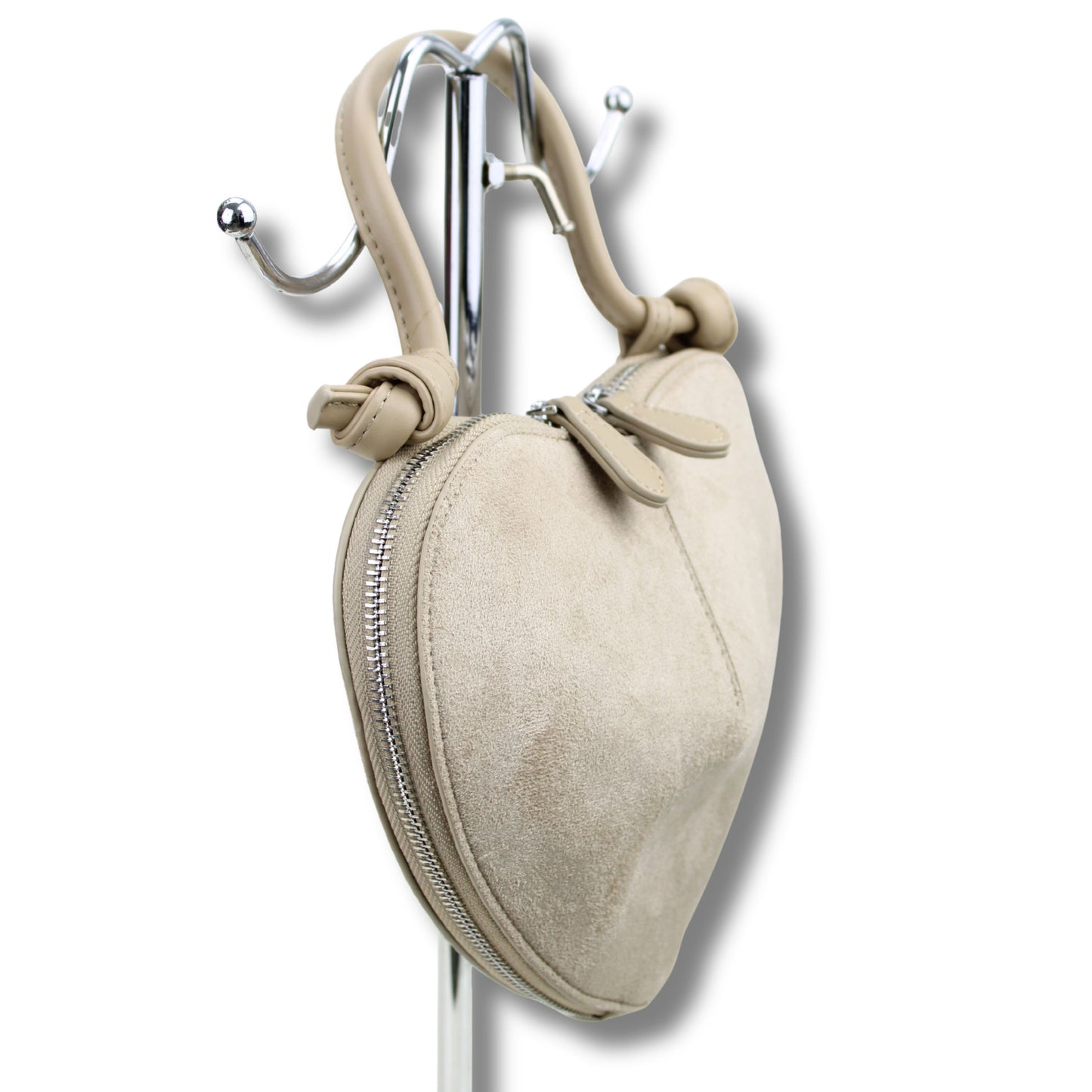 Herztasche in Wildlederoptik – ein Stück zum Verlieben