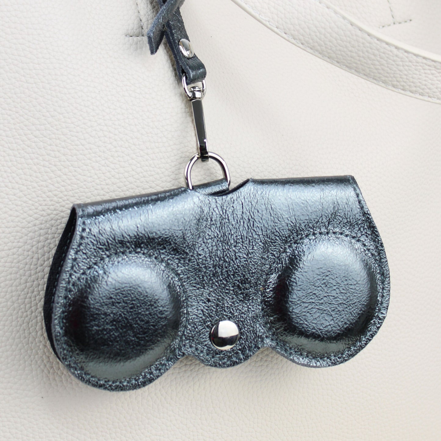 Brillenetui & Taschen-Hänger – Bagcharm aus Echtleder