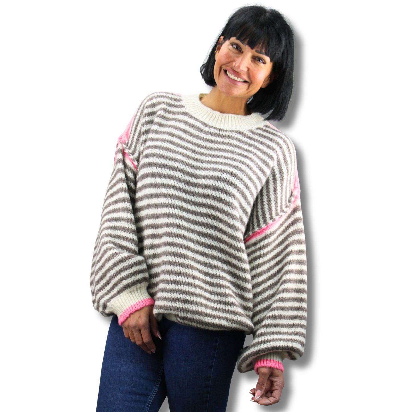 Gestreifter Strickpullover mit pinkem Akzent – weich & modern