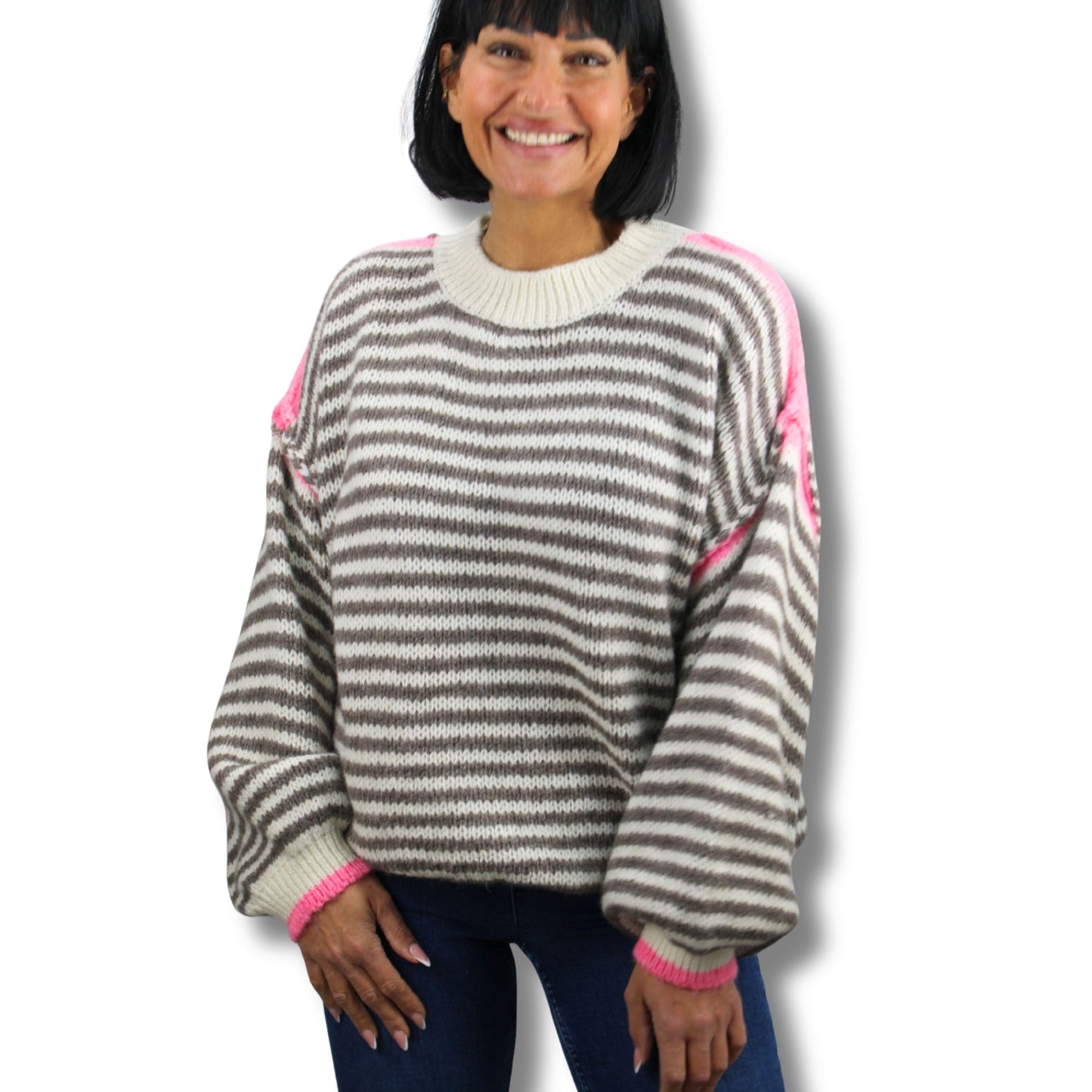 Gestreifter Strickpullover mit pinkem Akzent – weich & modern