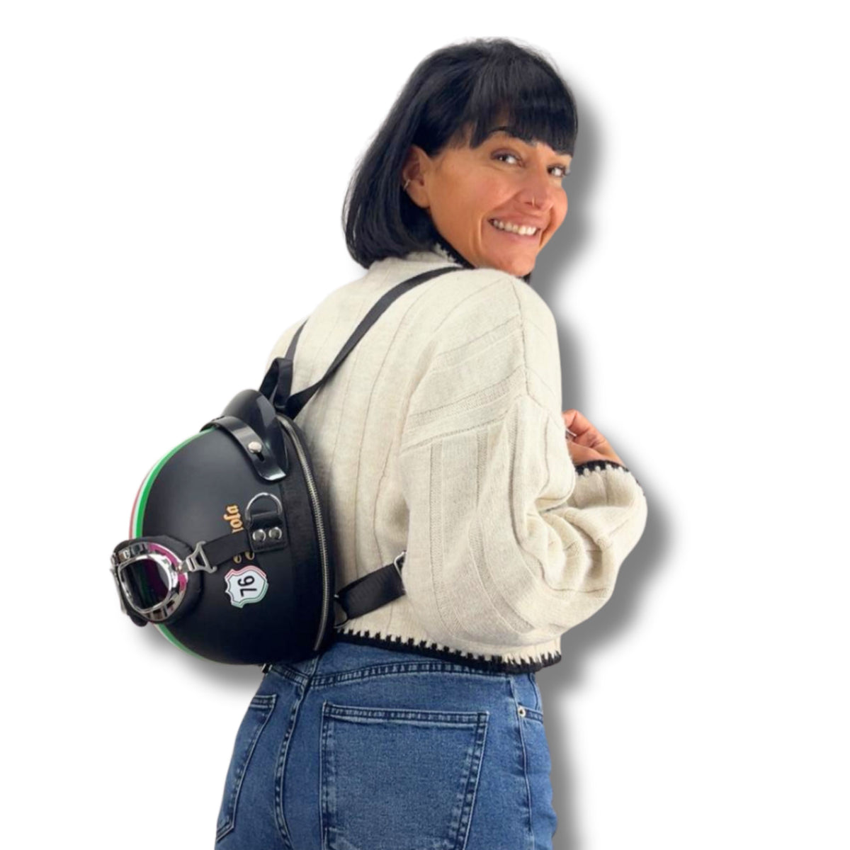 Helm-Rucksack Frontansicht – modernes Statement-Piece mit Helm-Design
