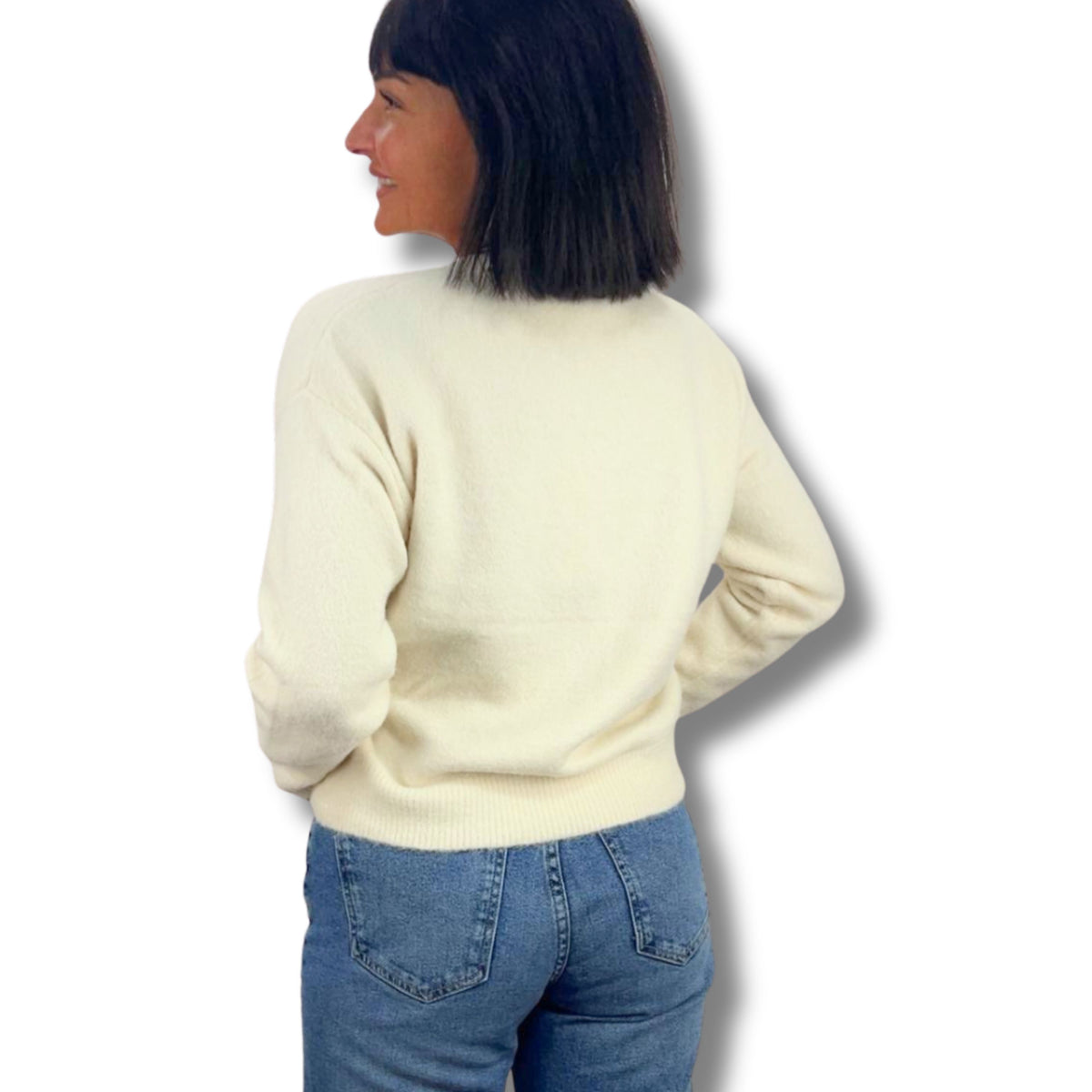 Herz-Cardigan Frontansicht – romantischer Look mit gestricktem Herz-Muster