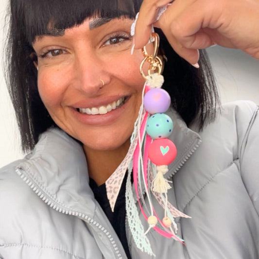 Handgemachter Schlüsselanhänger aus Holzperlen