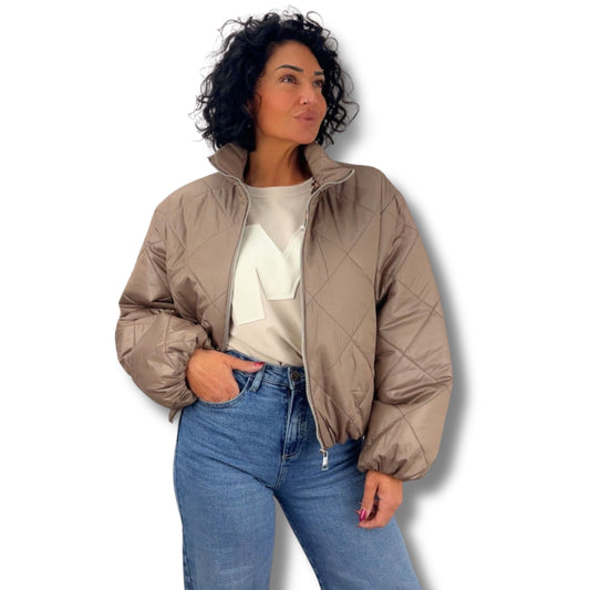 Steppjacke mit modernem Schnitt – leicht, bequem & stilvoll