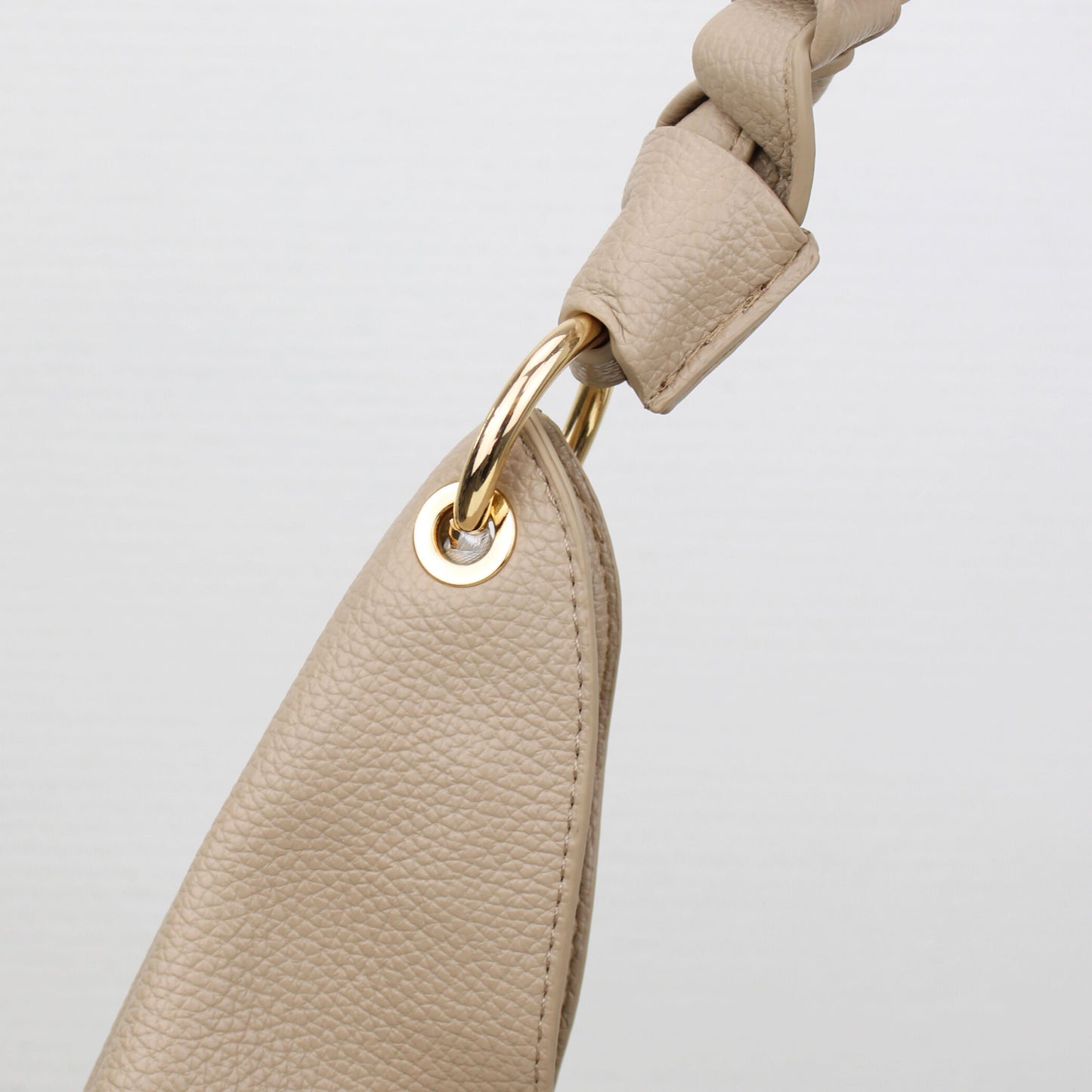 Weiche Hobo-Bag mit Flechthenkel & Extra-Trageband