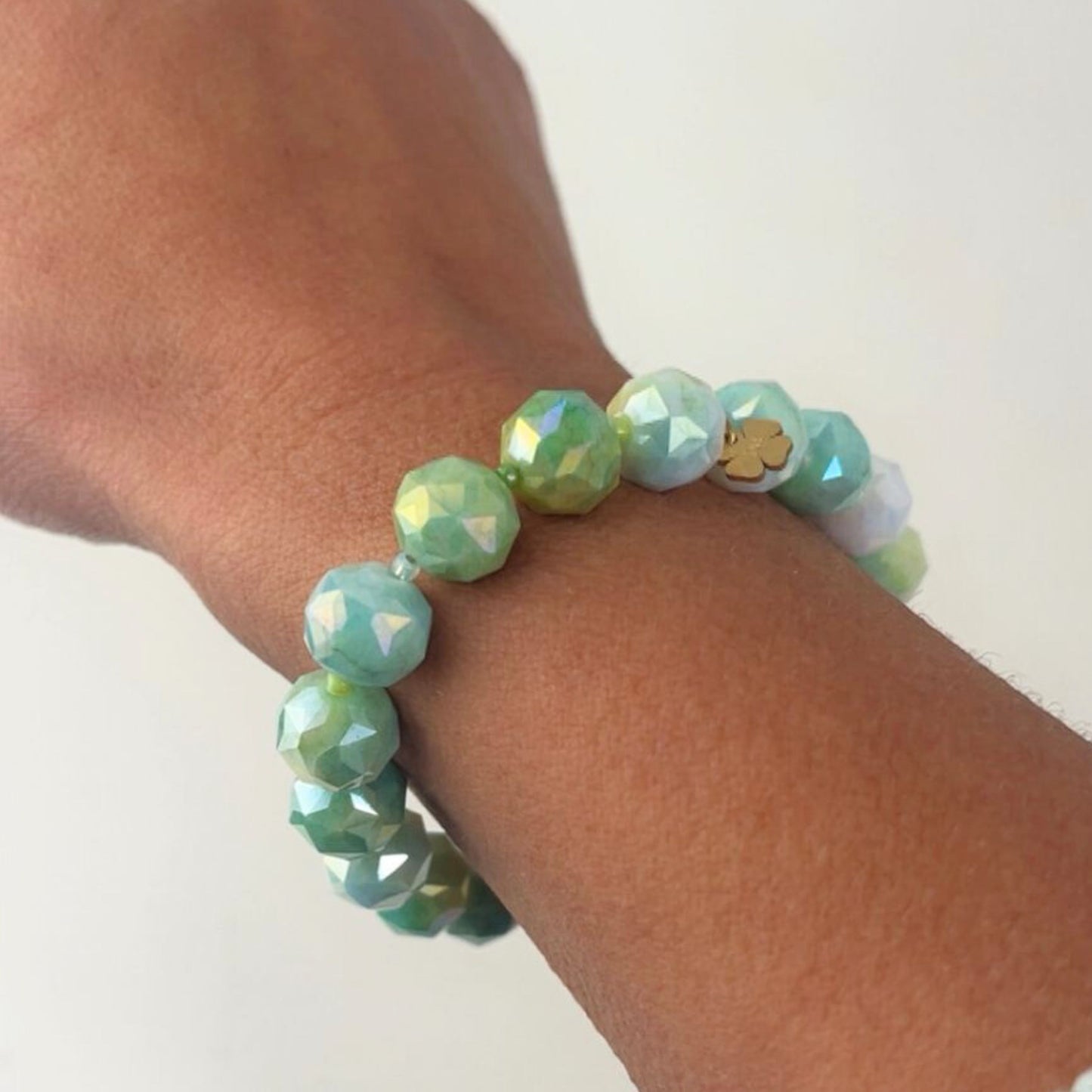 Armband „Pastellglanz“ – handgefertigt & einzigartig