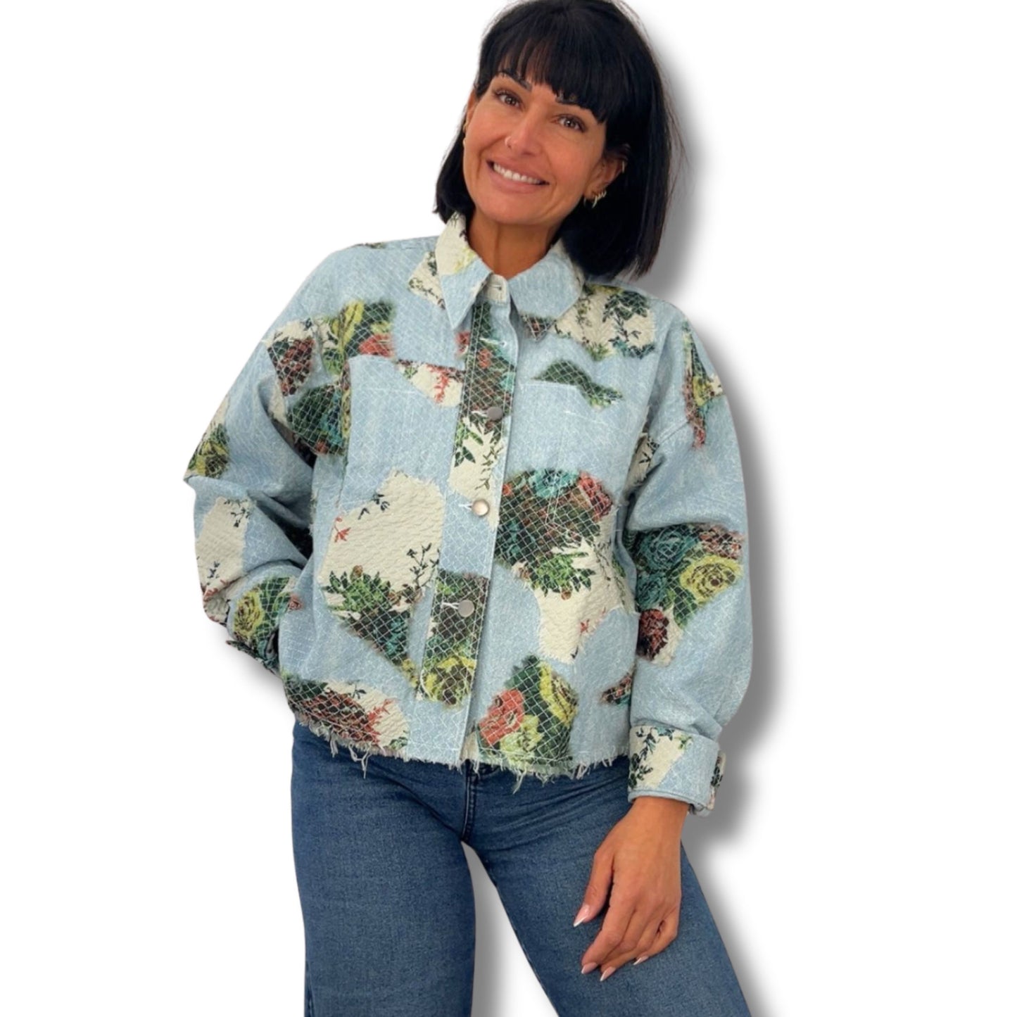 Außergewöhnliche Oversize-Jeansjacke mit Stickereien & Applikationen