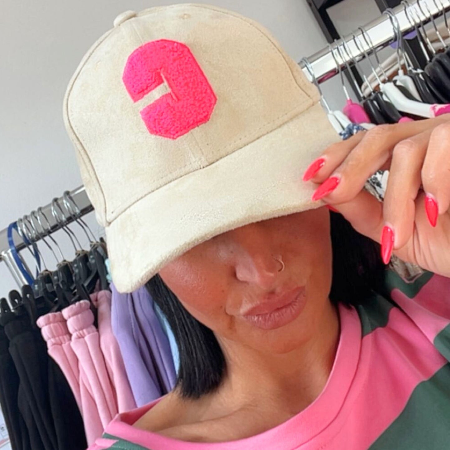 Trendige Damen Cap mit Chenille Patch