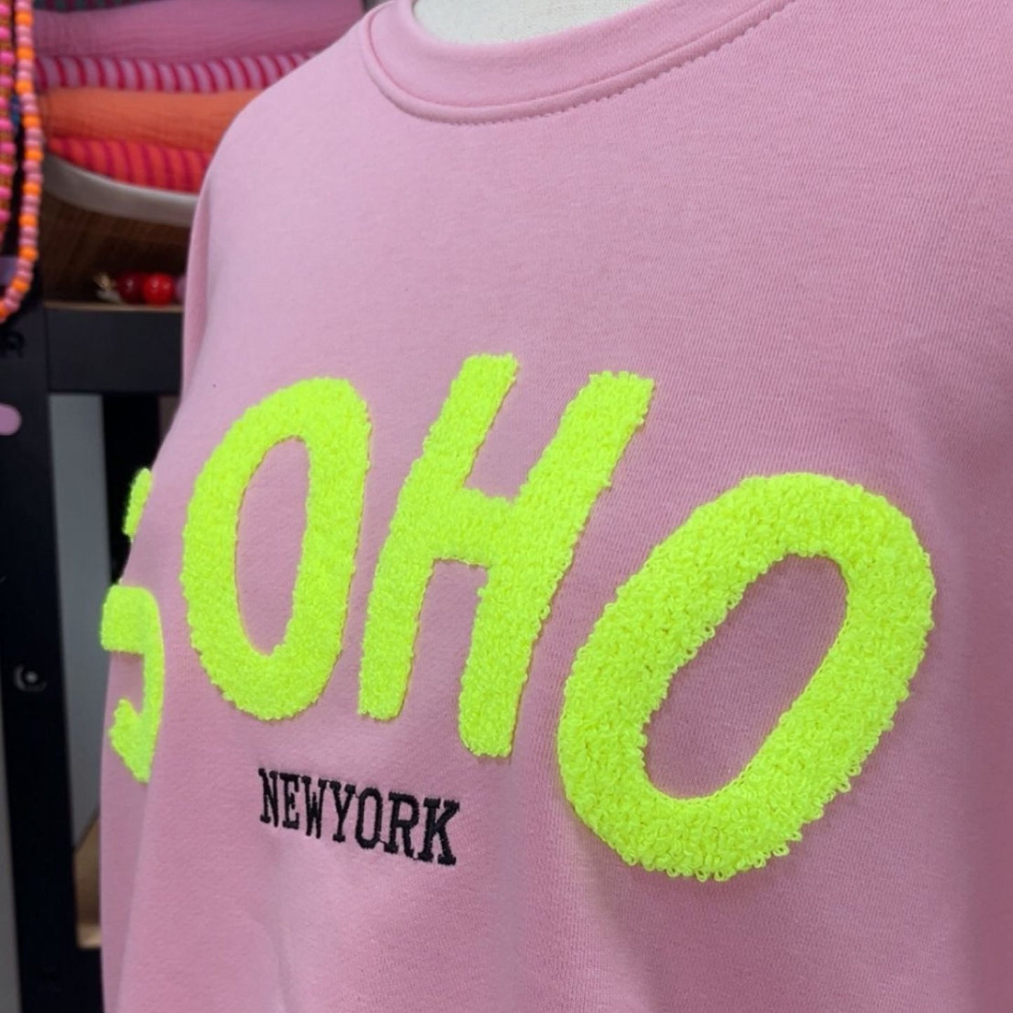 SOHO Set – Cozy & Statement Look