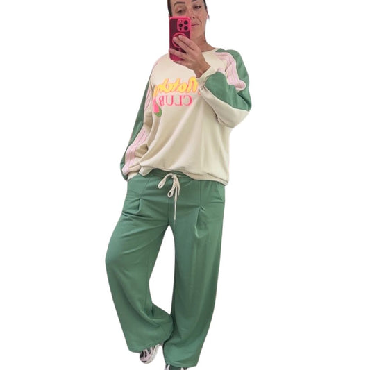 Oversize-Pullover in Matcha-Grün, Vorderansicht