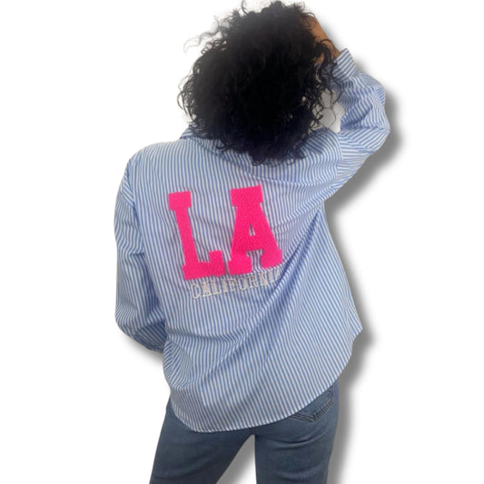 Gestreifte Oversize-Bluse mit Statement „LA“