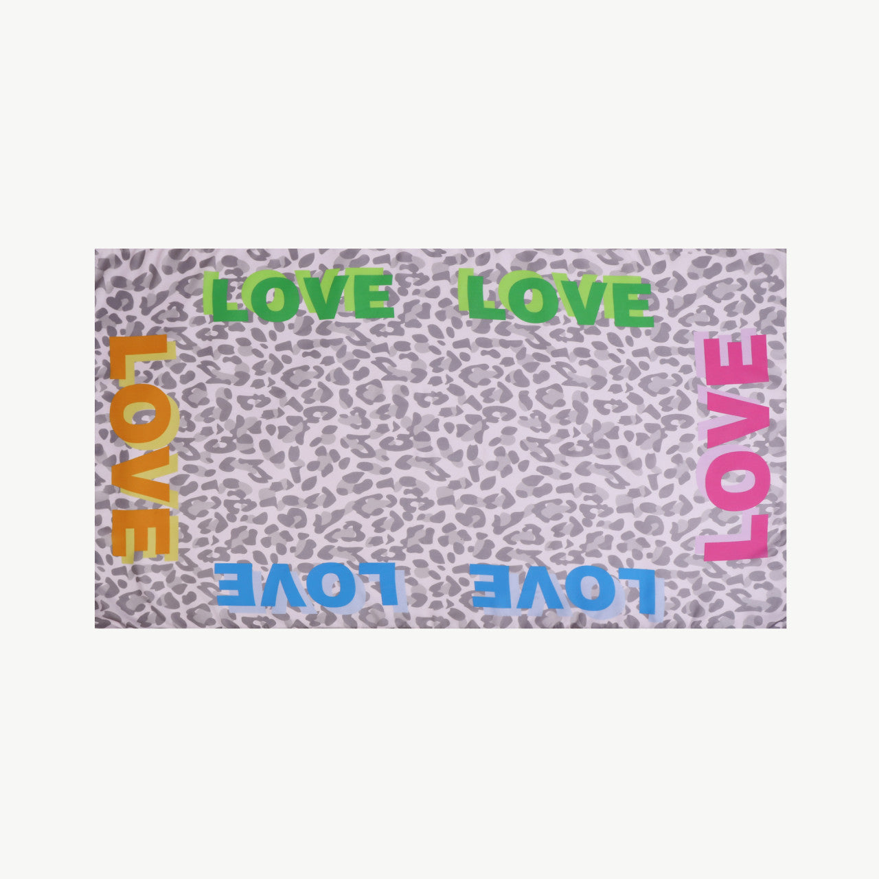 Leichter Sommerschal „LOVE“ – dein perfekter Farbtupfer