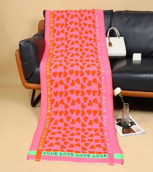 💕 Schal „LOVE“ – Farbe bekennen, Freude tragen