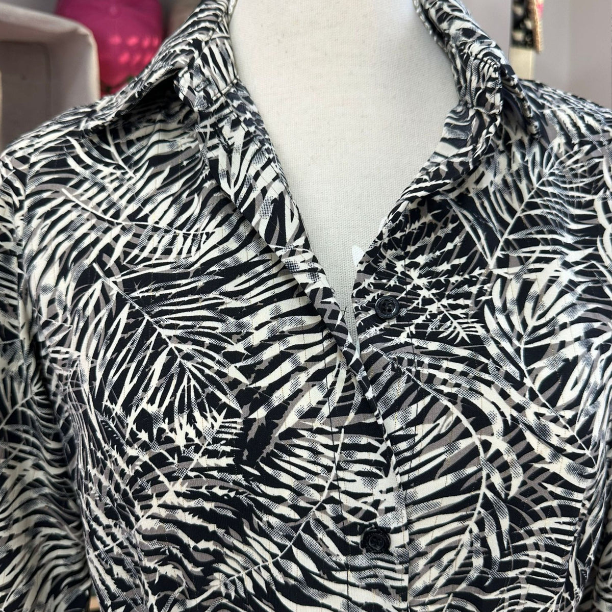 Pre-Loved Ambika Sterling Kleid Größe S – elegantes Second-Hand Kleid Schenkt ein Herz