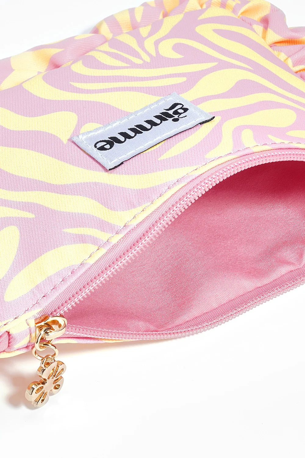 Kosmetiktasche mit Rüschen – stylisch & praktisch